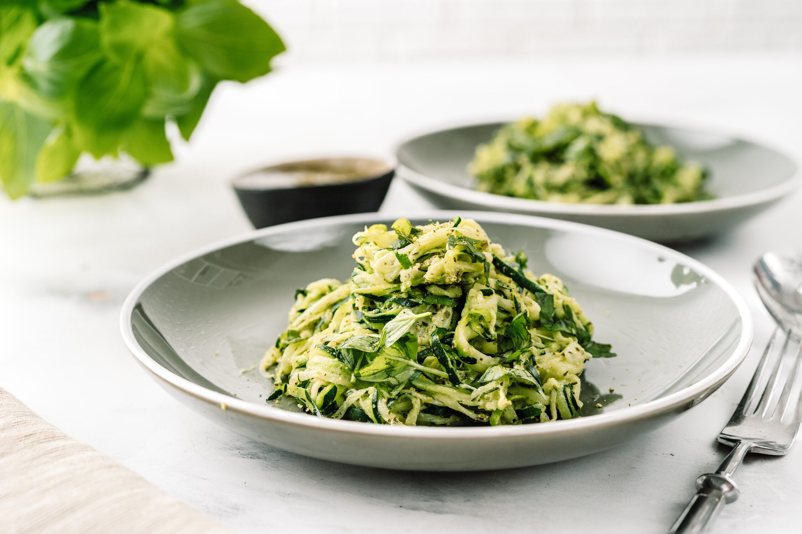 Salat mit „geschlagenem“ Rettich und grünem Dressing, Schritt-für-Schritt-Rezept mit Foto