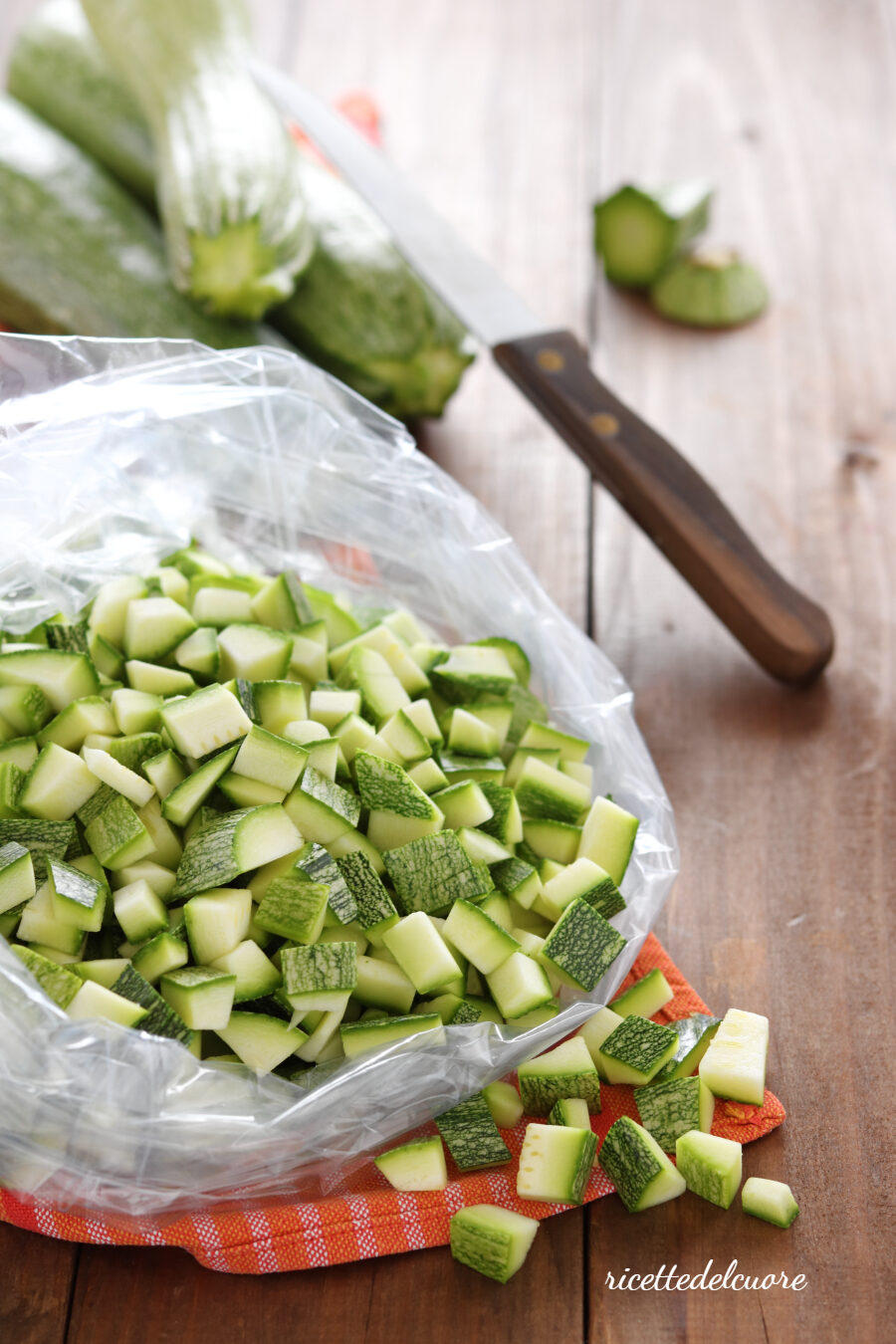 Come congelare le zucchine fresche per l'inverno