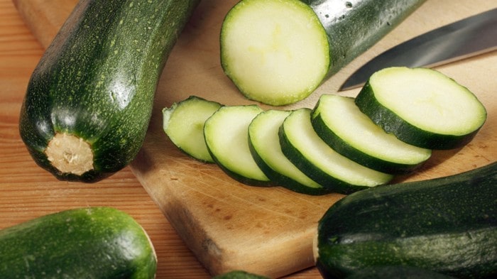 Vad är skillnaden mellan zucchini och squash?