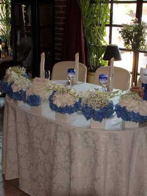 Floral arrangement: indoor flower arrangements