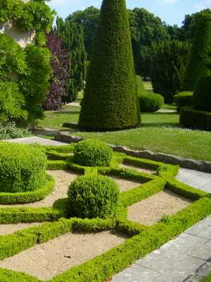 Regular garden style in landscaping