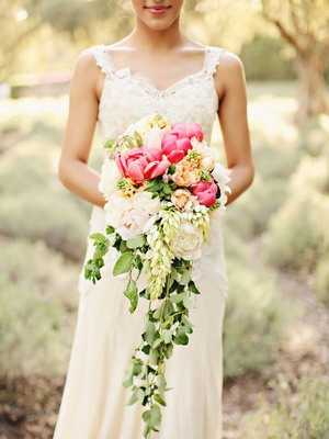 What flowers are suitable for a wedding?