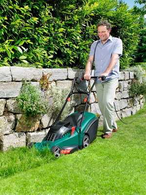 The main criteria for choosing a lawn mower