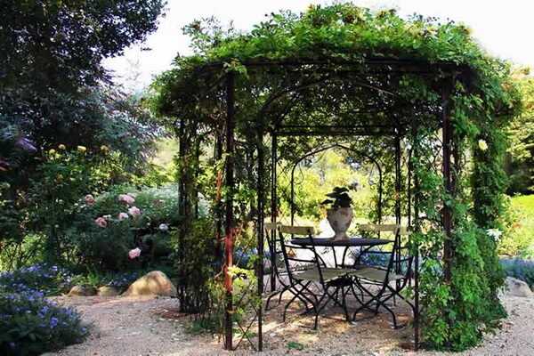 Arrangement of a green gazebo in the country
