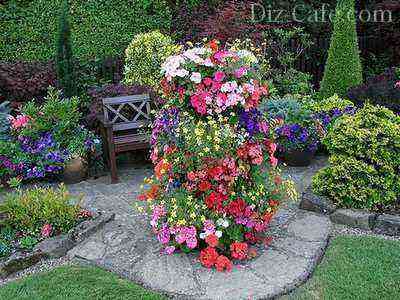 Vertical flower bed