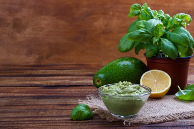 соус гуакамоле, авокадо, салат, лимон, рецепт из авокадо