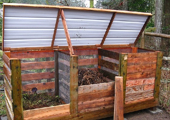 photo of a compost bin for 3 sections