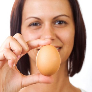 Using eggs in home cosmetics