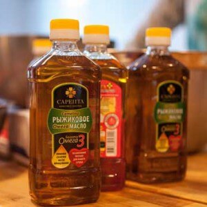 Types of camelina oil