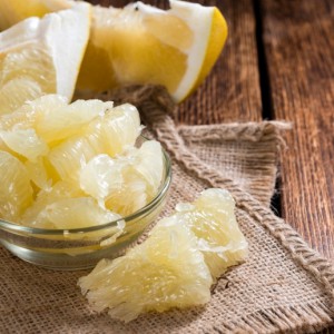 What are the benefits and harms of pomelo