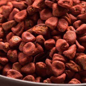 Choosing annatto seeds