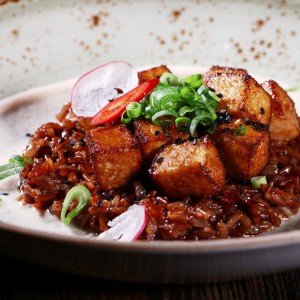 Crispy tofu with red rice