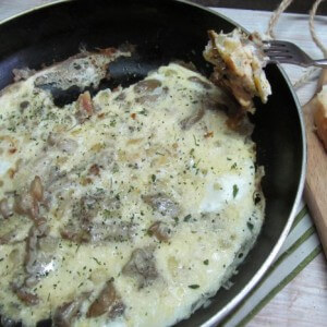 Omelet with oyster mushrooms