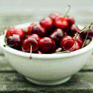 Cherries health benefits, benefits and harms of calories