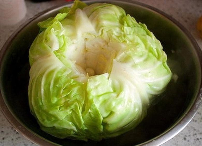 Boiled cabbage contains almost no sugars