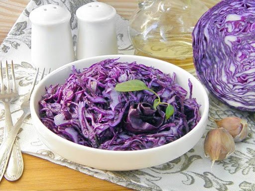 Blue cabbage salad