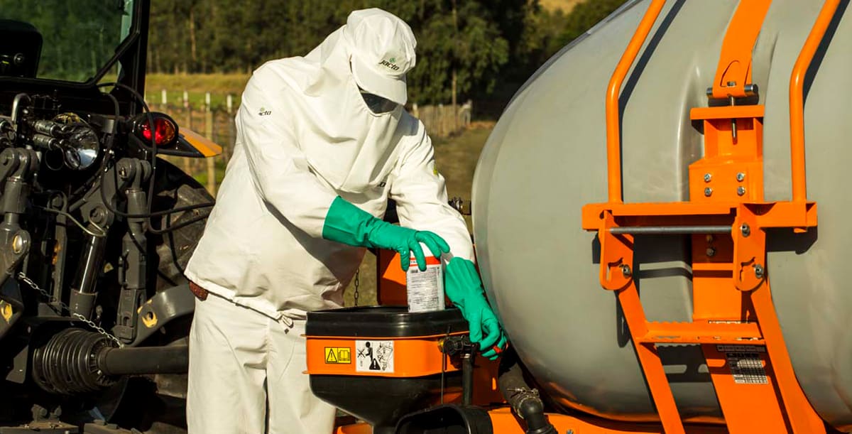 Preparation for spraying with pesticides to prevent accidents