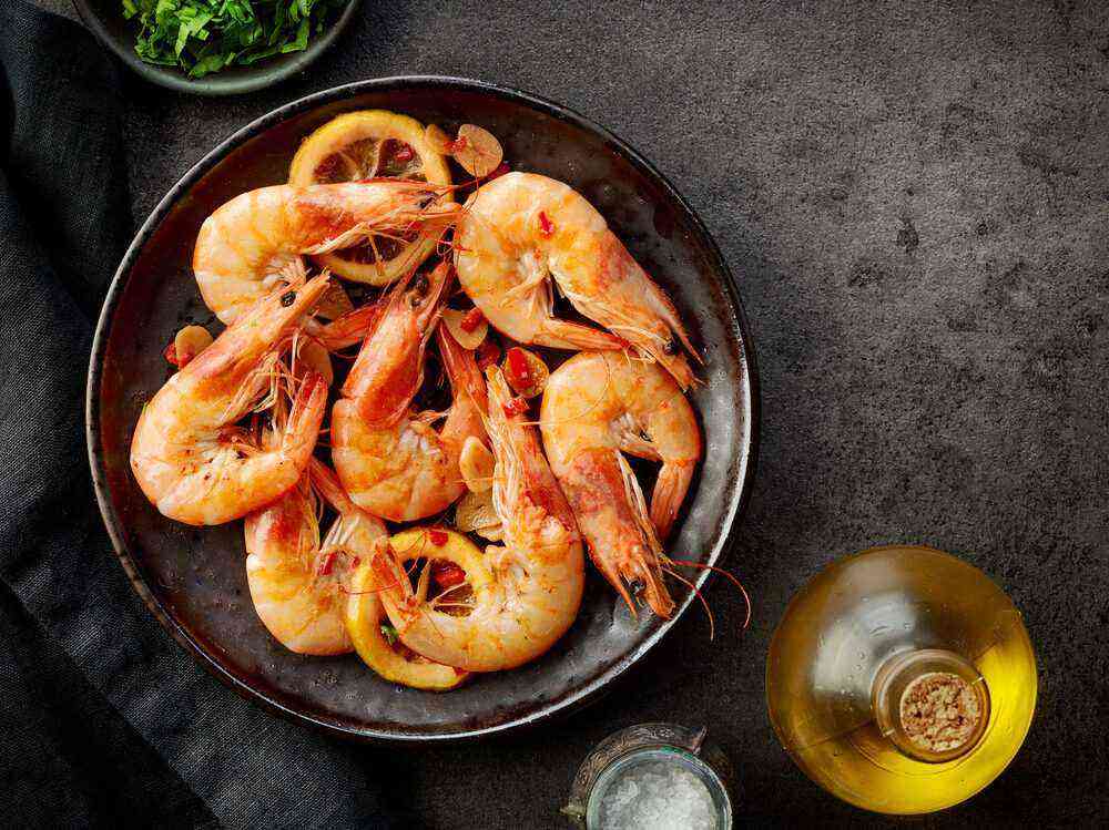 Shrimp benefits and harms