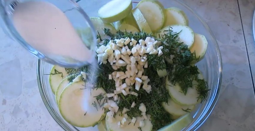 How delicious to pickle zucchini for the winter