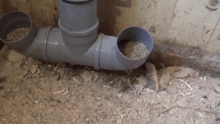Bunker or auto feeder? Original ideas for creating feeders from improvised materials
