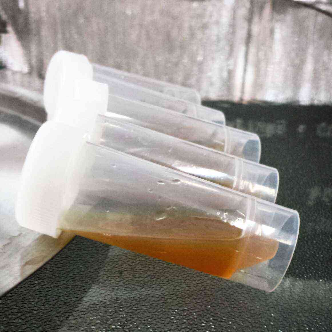 Preparation of liquid yeast